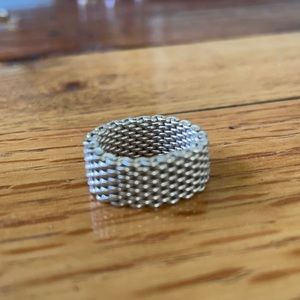 Tiffany style mesh ring